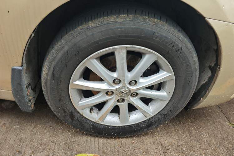 Used Toyota Camry 2011 240G Classic Anniversary Edition Right Front Wheel Hub