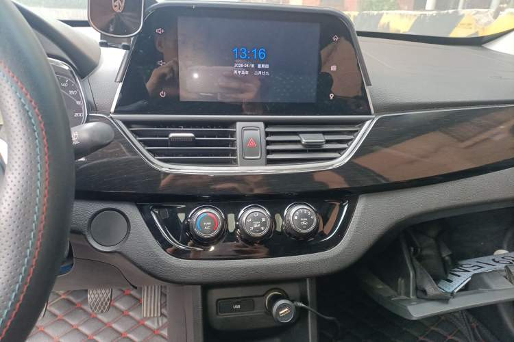 Used Baojun 310 2016 1.2L Manual Luxury Model Audio And AC Panel