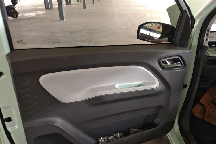 Used Wuling Hongguang MINIEV 2021 Macaron Premium Model – Lithium Iron Phosphate