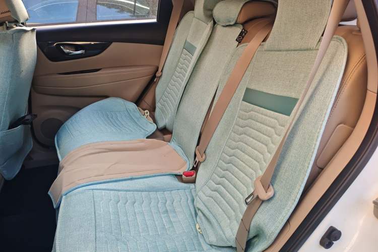 Used Nissan X-Trail 2017 2.5L CVT Leading Edition 4WD Left Rear Seat