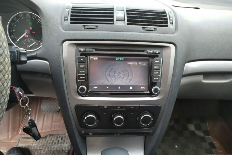 Used Skoda Octavia 2012 1.6L Automatic Yijie Edition
