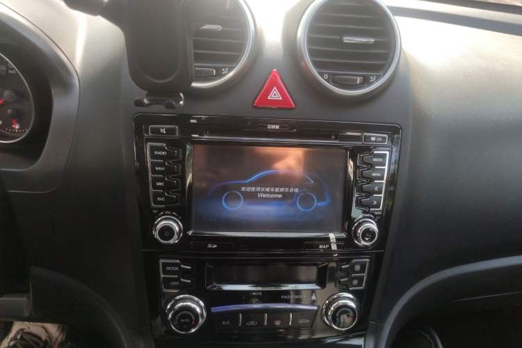 Used Haval H6 2016 Upgraded Model 1.5T Manual Two-Wheel Drive Elite Version Audio And AC Panel