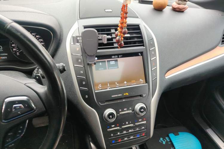 Used Lincoln MKC 2017 2.0T Two-Wheel-Drive Luxury Edition