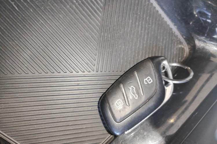 Used Roewe i5 2021 1.5L CVT Platinum Edition
