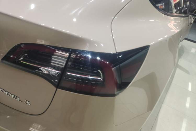 Used Tesla Model 3 2021 Standard Range Rear-Wheel Drive Upgraded Version 3D6 Right Rear Taillight