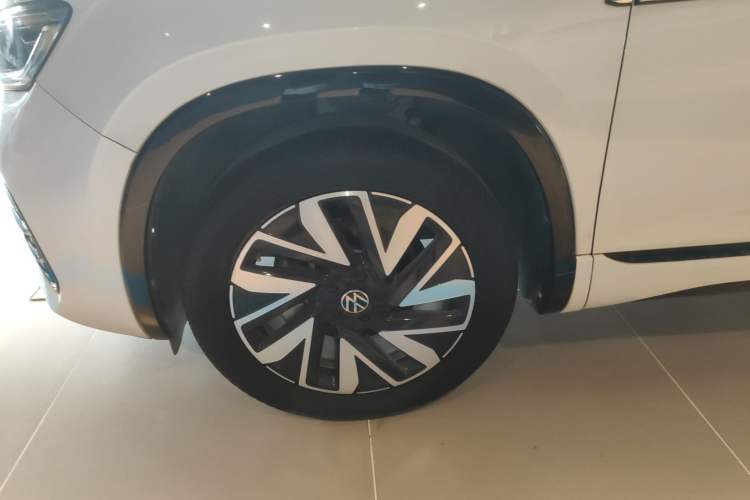 Used Volkswagen Tayron 2023 Revised Version 380TSI All-Wheel Drive R-Line High-Energy Edition Left Front Wheel Hub