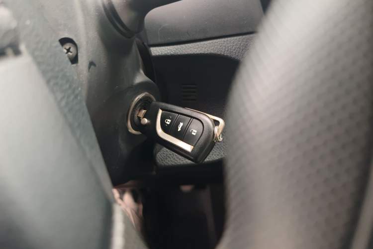 Used Toyota Corolla 2014 1.6L CVT GL Vehicle Key