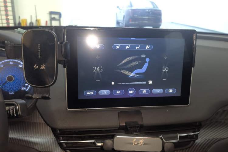 Used Hongqi E-QM5 2022 431 km Charge & Enjoy Edition
