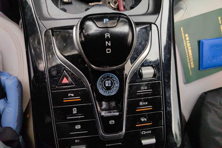 Used BYD Qin PLUS 2024 HONOR Edition DM-i 55KM Leading Model Gear Lever