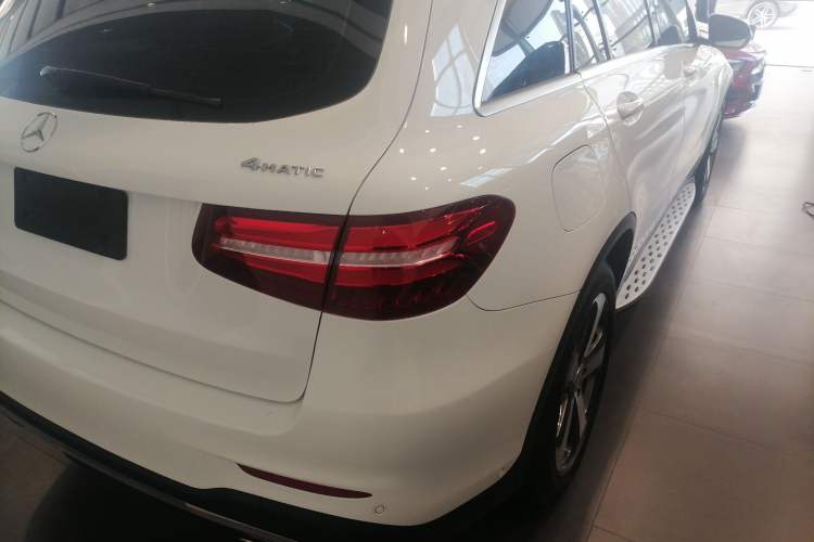 Used Mercedes-Benz GLC 2017 GLC 260 4MATIC Luxury Model
