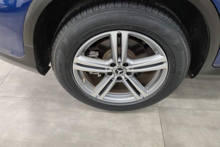 Used Mercedes-Benz GLC 2020 GLC 260 L 4MATIC Luxury Model Exterior 5