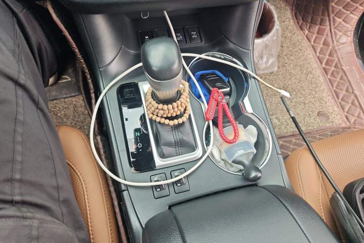 Used Toyota Highlander 2018 2.0T Four-Wheel Drive Knight Edition 7 Seats China VI Standard Gear Lever