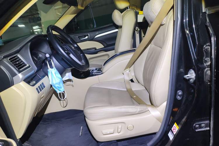 Used Toyota Highlander 2018 2.0T Four-Wheel Drive Luxury Edition 7 Seats China V Emission Standard