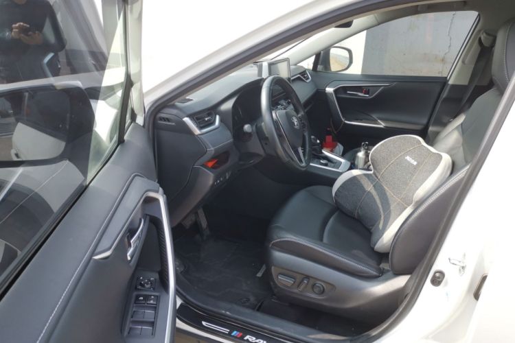 Used Toyota RAV4 2020 2.0L CVT Four-Wheel Drive Prestige Edition Driver Seat