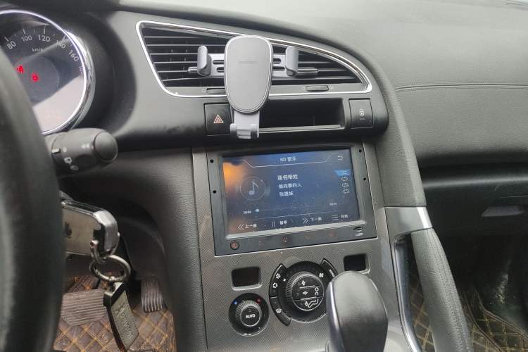 Used Peugeot 3008 2016 2.0L Automatic Trend Edition Audio And AC Panel