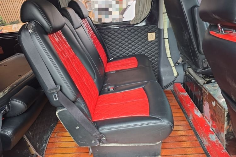 Used Dongfeng Yufeng 2021 2.0T Power King Front-Drive Logistics Vehicle Long Wheelbase Mid-Roof Design 6–9 Seats China VI Emission Standard ZD20