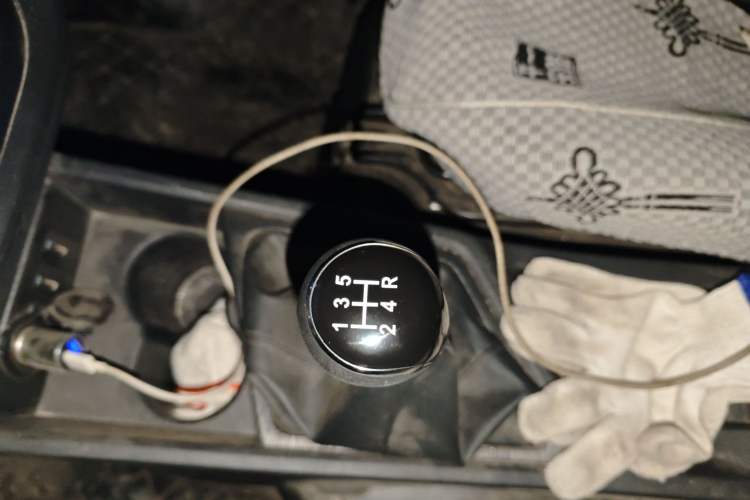 Used CHANGAN KAICHENG Ruixing M60 2023 1.6L CNG Comfort-Grade 6-Seater Passenger Vehicle
