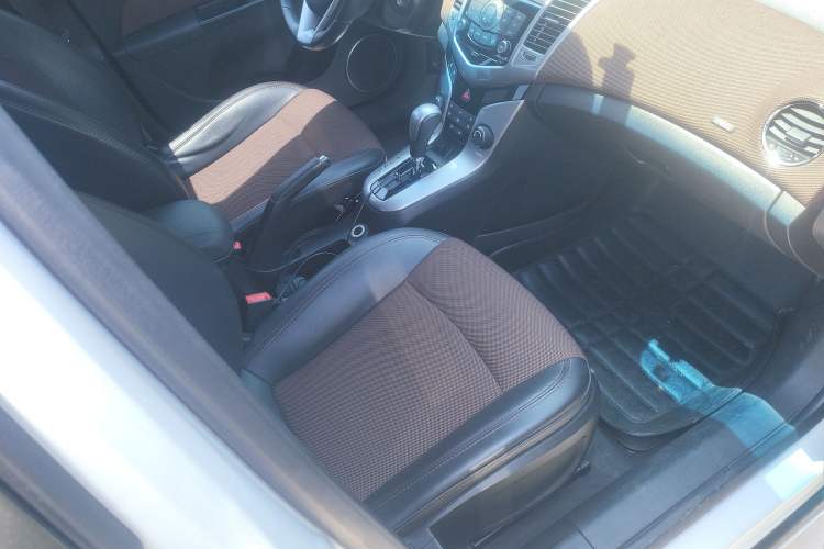 Used Chevrolet Cruze 2013 Hatchback 1.6L Automatic Luxury Model