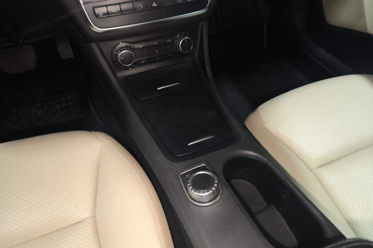 Used Mercedes-Benz GLA 2015 GLA 220 4MATIC Fashion Model
