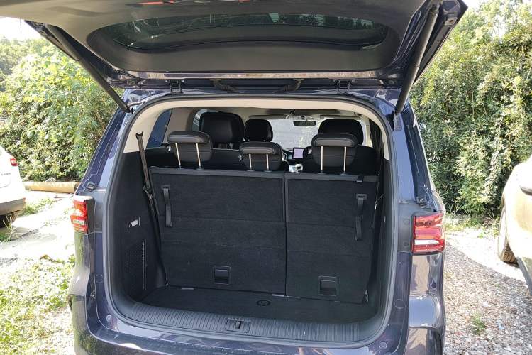 Used Roewe iMAX8 2021 400TGI Supreme Series Lu Zun Edition