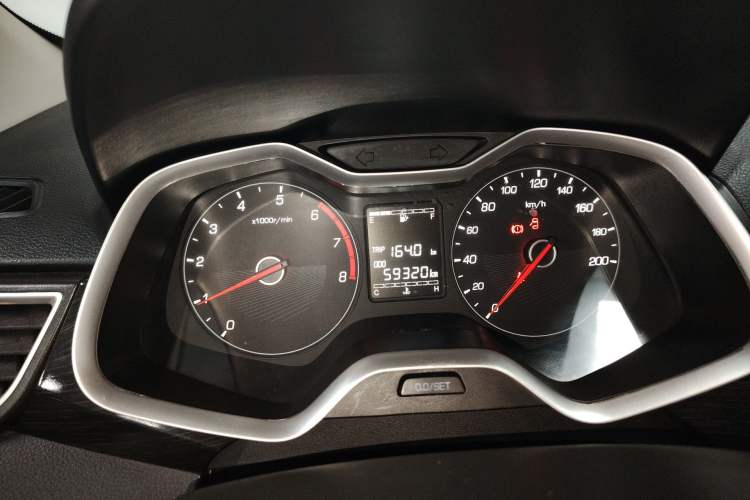 Used Baojun 310 2017 1.5L Manual Fashion Model Instrument Cluster