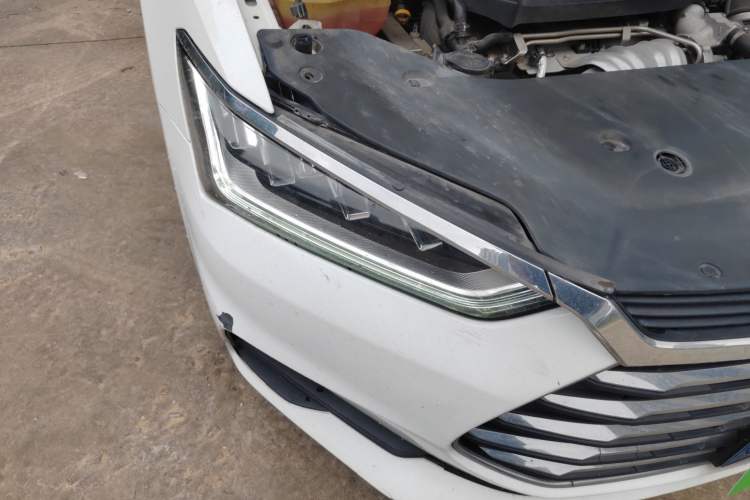 Used BYD Qin Pro 2019 Super Edition 1.5TI Automatic Smart Connect FENGSHANG Model China VI Standard Right Front Headlight