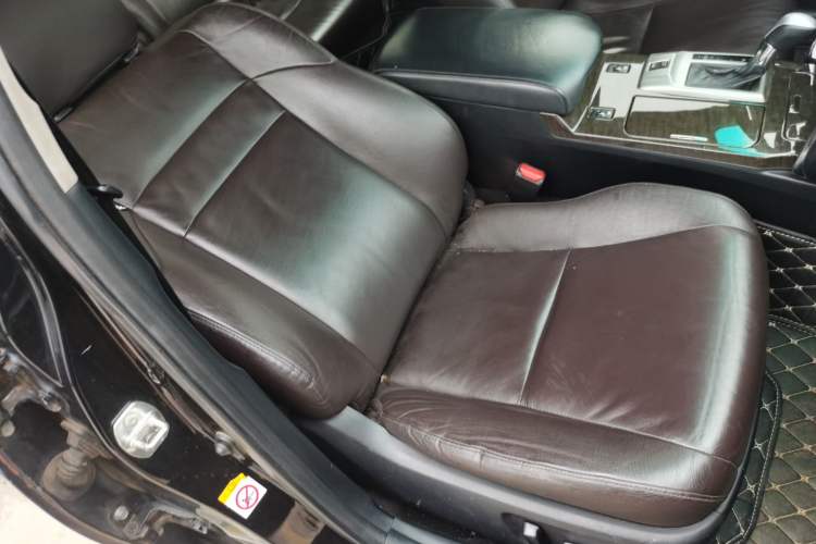 Used Toyota Reiz 2013 2.5V Elite Edition Right Front Seat