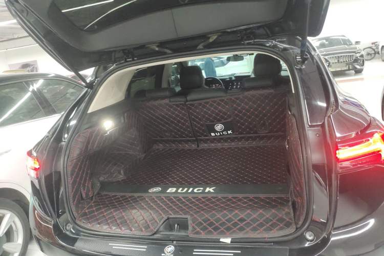 Used Buick Envision 2022 Encore S 552T Two-Wheel-Drive Luxury Model
