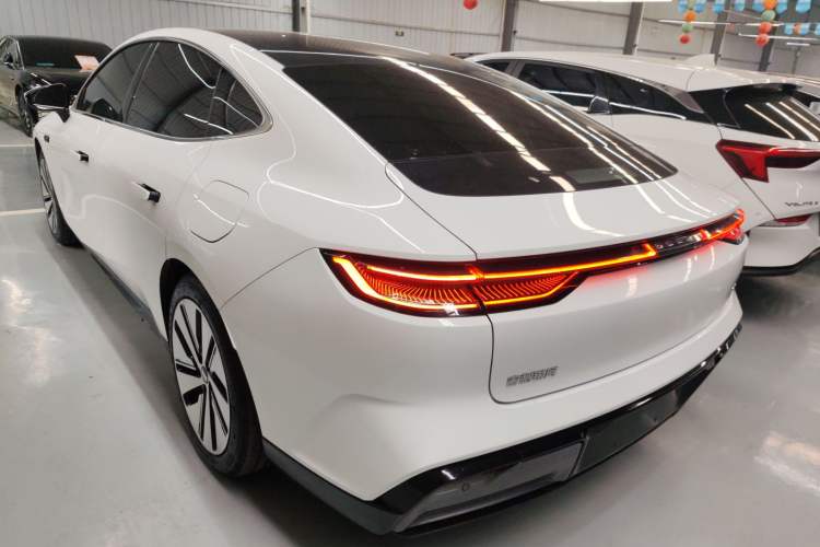 Used Geely Galaxy E8 2024 665 km Range Rear-Drive Starship Long-Range Version