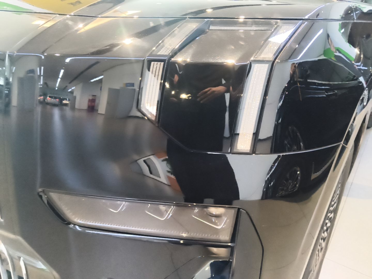 Zeekr 009 2024 7-Seater Aisle Version 108 kWh — снимка 8