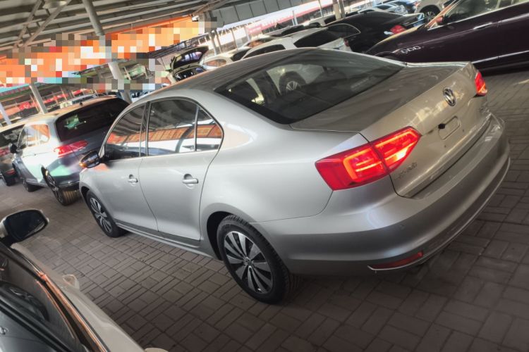 Used Volkswagen Sagitar 2017 230TSI Automatic Comfort Version
