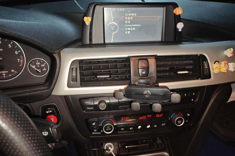 Used BMW 3 Series 2013 320i Sport Edition Audio And AC Panel