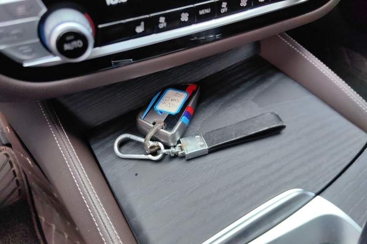 Used BMW 5 Series 2021 Facelifted 530Li Leading Edition M Sport Package Vehicle Key