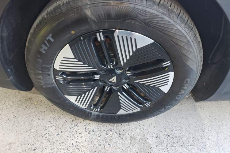 Used Deepal S05 2024 510Max Pure Electric Version Left Front Wheel Hub