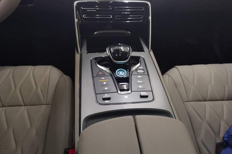 Used BYD Tang New Energy 2025 DM-i 115KM Prestige Model
