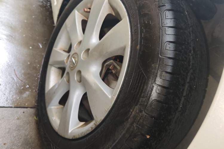 Used Nissan Tiida 2014 1.6L CVT Comfort Model Right Front Wheel Hub