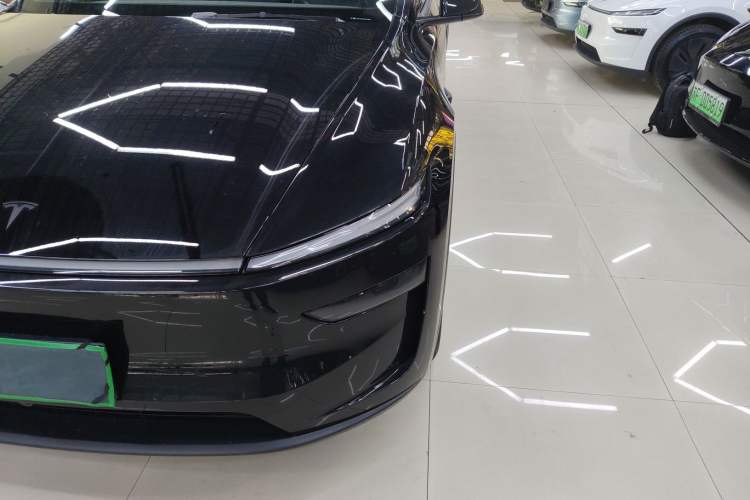 Used Tesla Model Y L 2025 Model Long-Range All-Wheel-Drive Version
