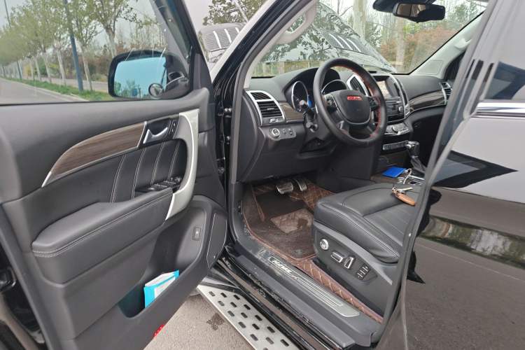 Used Haval H9 2015 2.0T Four-Wheel Drive Luxury 7-Seater Driver Seat