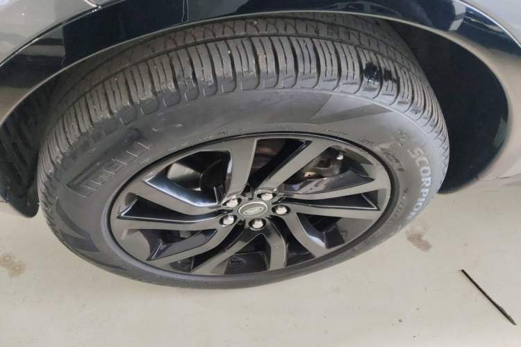 Used Land Rover Discovery 2020 2.0T SE Exterior 3