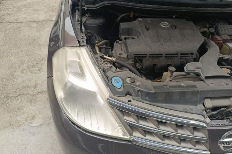 Used Nissan Tiida Sedan 2009 1.6L Automatic Tech Edition Right Front Headlight