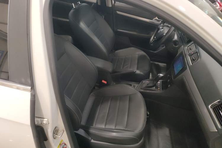 Used Volkswagen Lavida 2017 230TSI DSG Comfort Edition Right Front Seat