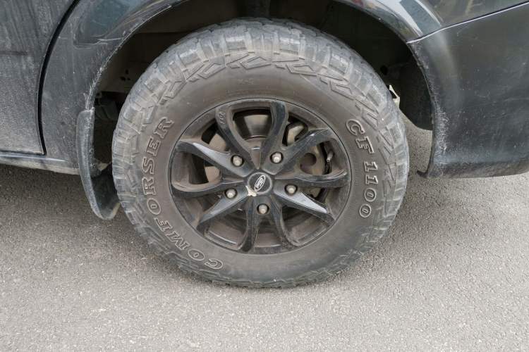 Used JMC Fushun 2023 2.0T Automatic Short-Wheelbase Low-Roof Commercial & Multi-Purpose Passenger Vehicle 6 Seats with Lift-Up Tailgate Right Front Wheel Hub