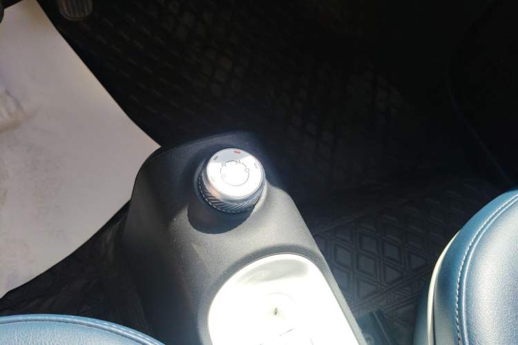 Used Wuling Hongguang MINIEV 2022 GAMEBOY 300km Enthusiast Model with Lithium Iron Phosphate
