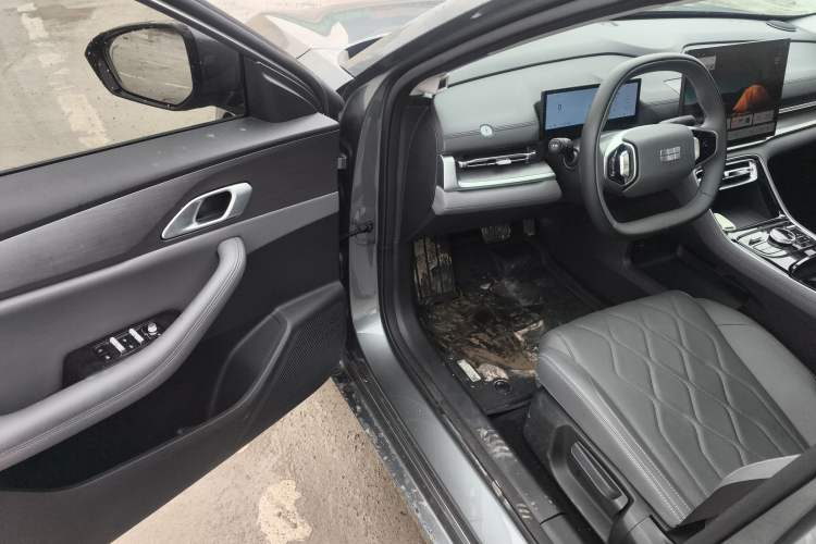 Used Geely Galaxy A7 2025 Model EM-i 70km Launch Edition Driver Seat