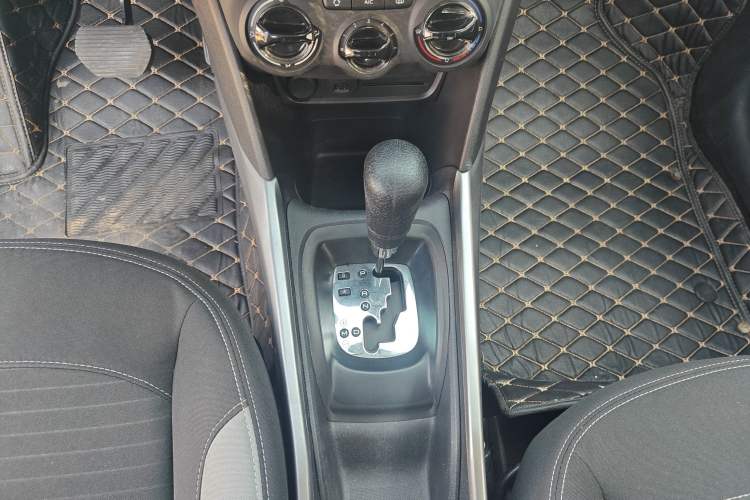 Used Peugeot 2008 2015 1.6L Automatic Playcool Edition
