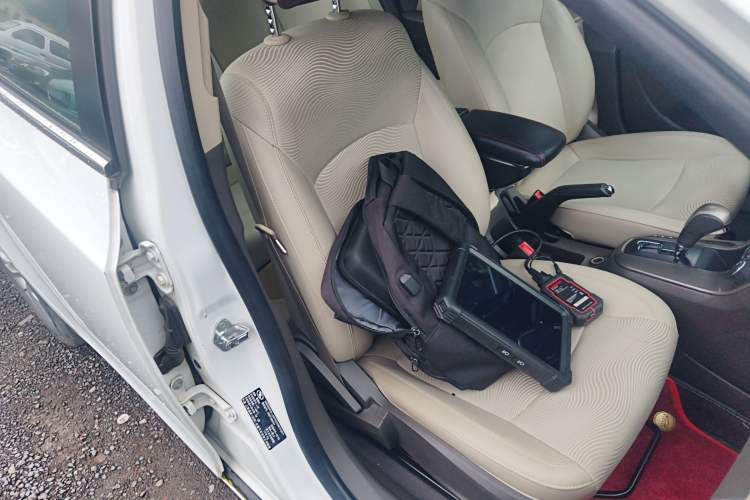 Used Chevrolet Cruze 2015 1.5L Classic SE AT Right Front Seat