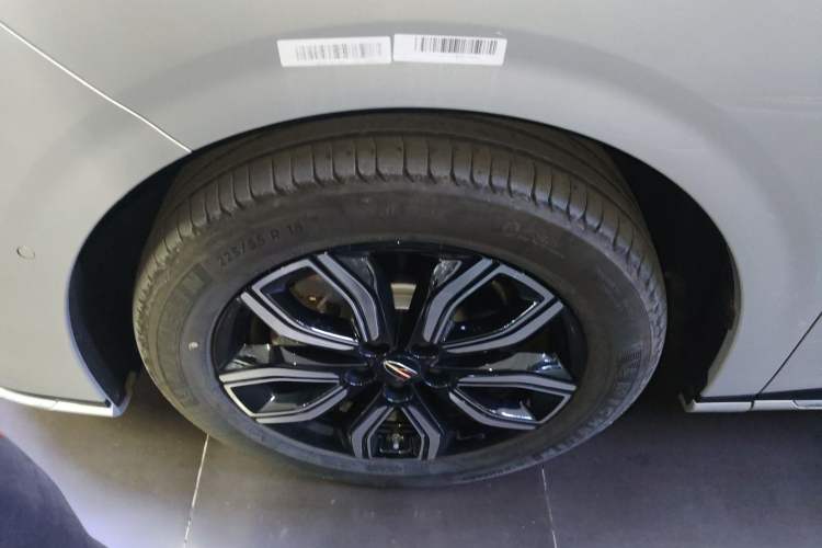 Used Hongqi HQ9 2023 2.0T Smart Connect Flagship Edition Left Front Wheel Hub