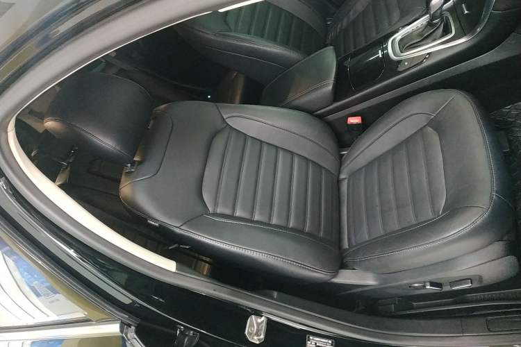 Used Ford Edge 2018 EcoBoost 245 Two-Wheel-Drive Titanium 7-Seater China V Standard
