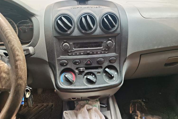 Used Wuling Hongguang 2014 1.2L Base Model China IV Audio And AC Panel