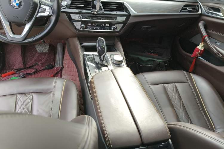 Used BMW 5 Series 2018 Facelifted 530Li Luxury Edition Premium Package
